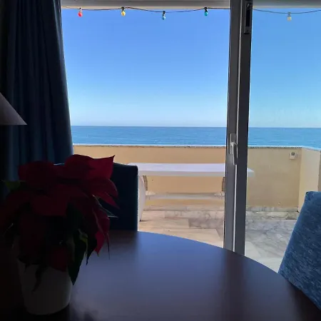 West Beach 아파트